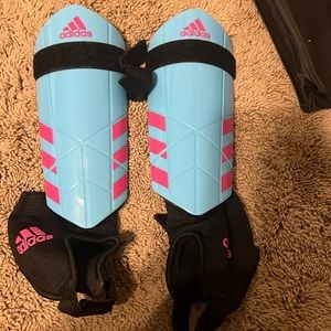 Adidas shinguards for soccer with ankle straps and calf straps